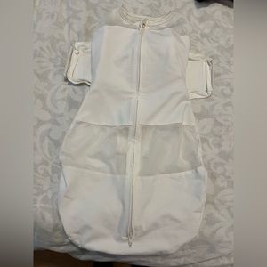 Snoo sleep sack medium. Happiest baby